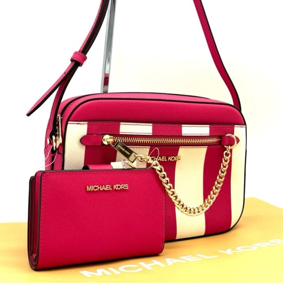 Michael Kors Large EW Crossbody Bag & MD Bifold Zip Chain Wallet Pink - Picture 3 of 14